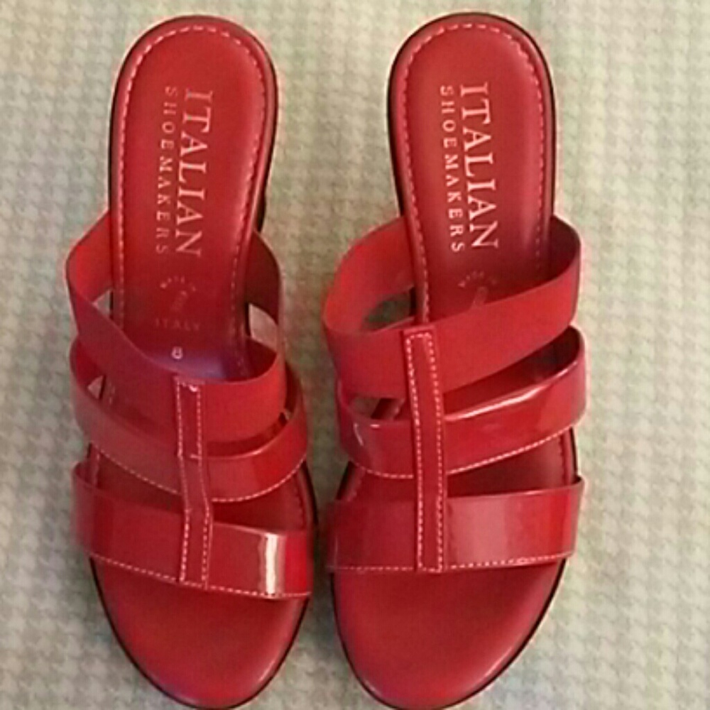 Red Sandles